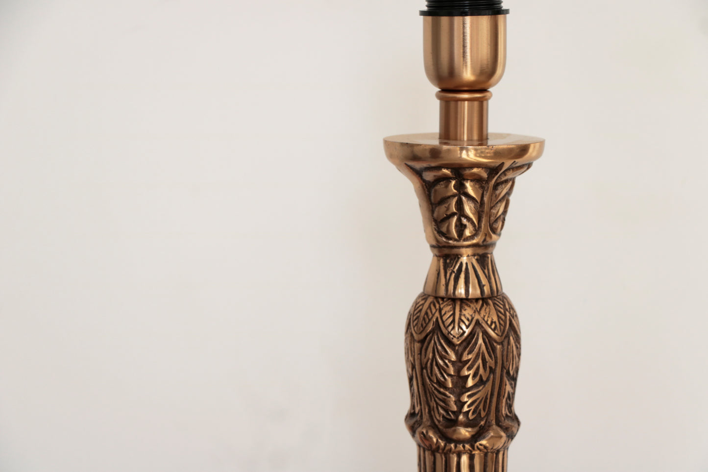 Classic Antique Brass Table Lamp – Vintage Elegance